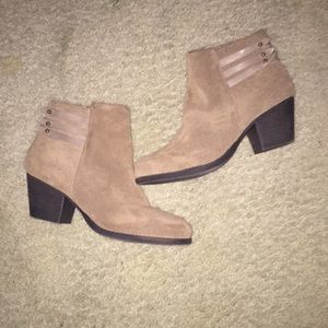 White Mountain leather booties